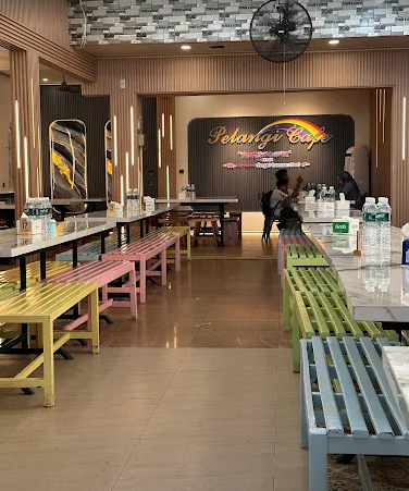 Cafe Pelangi Luar