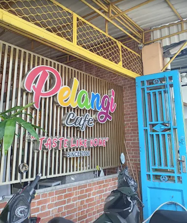 Cafe Pelangi Luar
